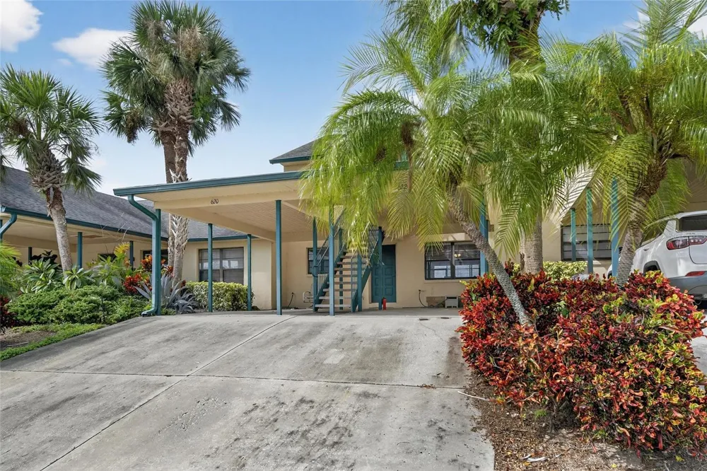 620 YARDARM DRIVE #10 Apollo Beach, FL 33572