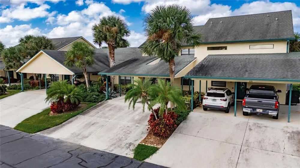 620 YARDARM DRIVE #10 Apollo Beach, FL 33572