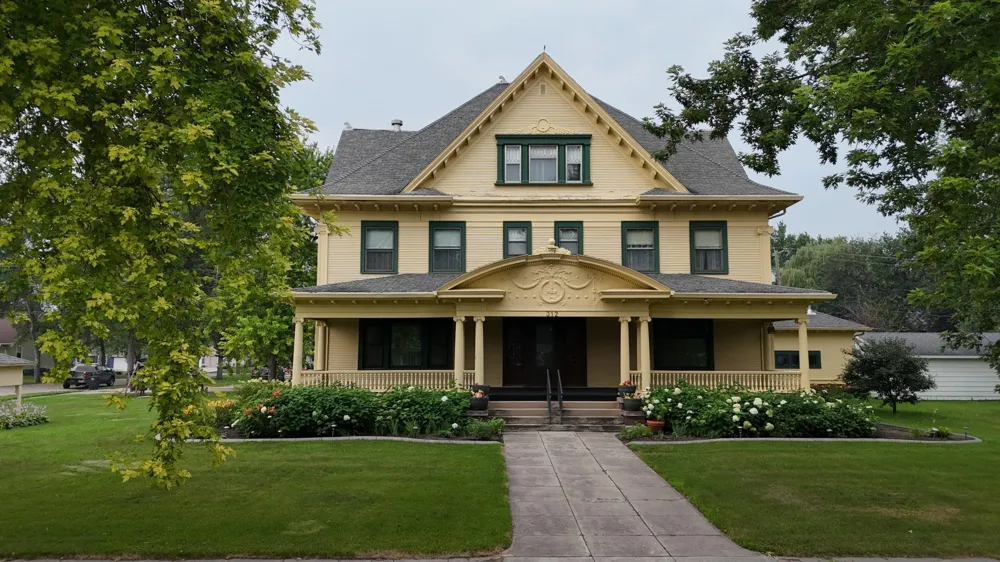 312 10th Avenue Casselton, ND 58012