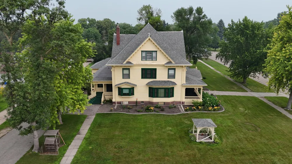 312 10th Avenue Casselton, ND 58012