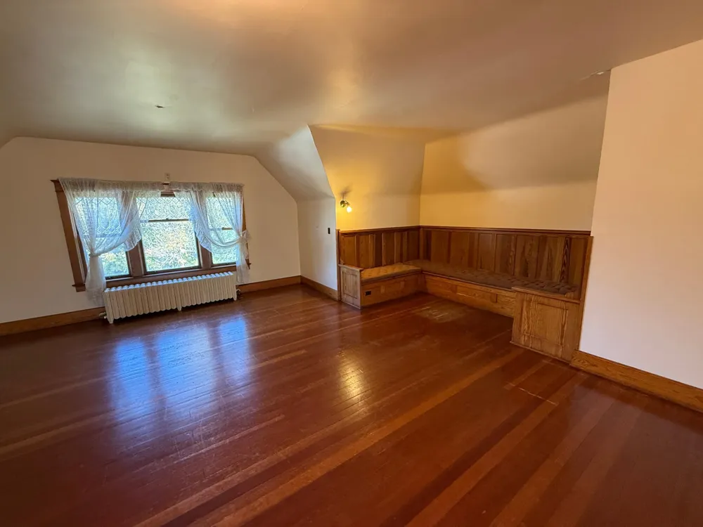 312 10th Avenue Casselton, ND 58012