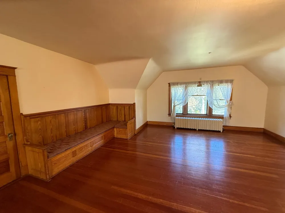 312 10th Avenue Casselton, ND 58012