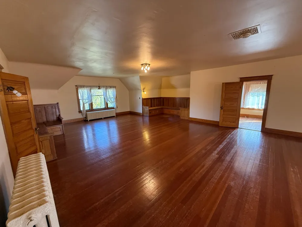 312 10th Avenue Casselton, ND 58012