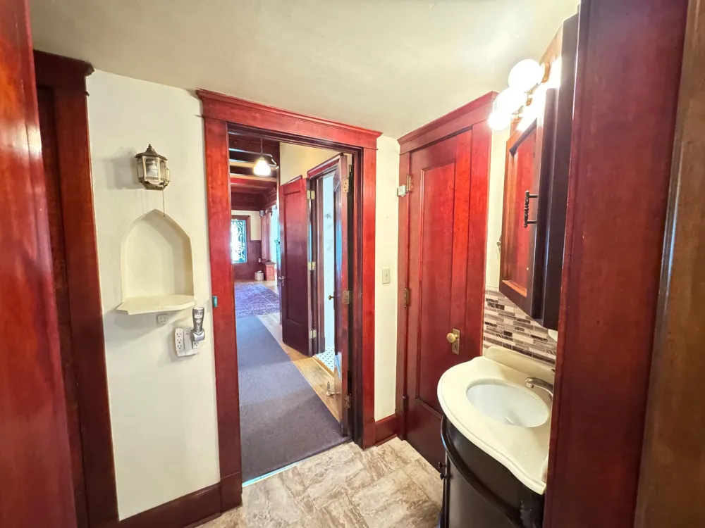 312 10th Avenue Casselton, ND 58012