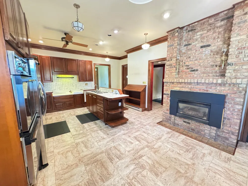 312 10th Avenue Casselton, ND 58012