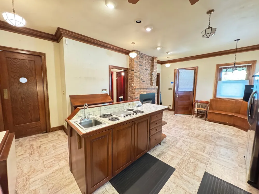 312 10th Avenue Casselton, ND 58012