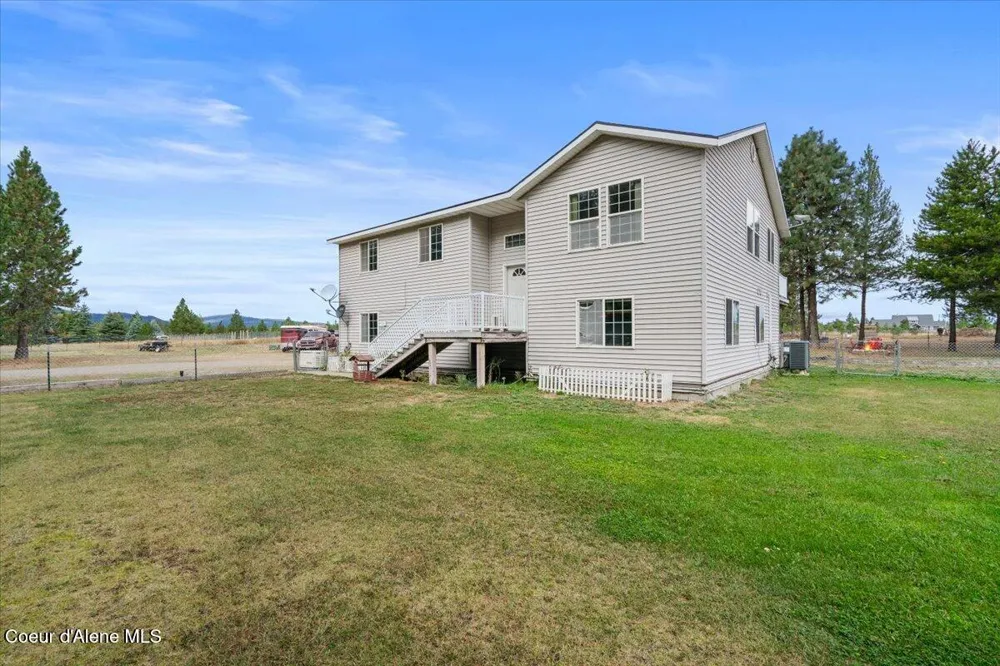 811 E Seasons Road Athol, ID 83801