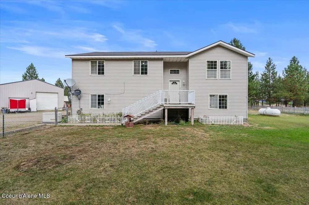 811 E Seasons Road Athol, ID 83801