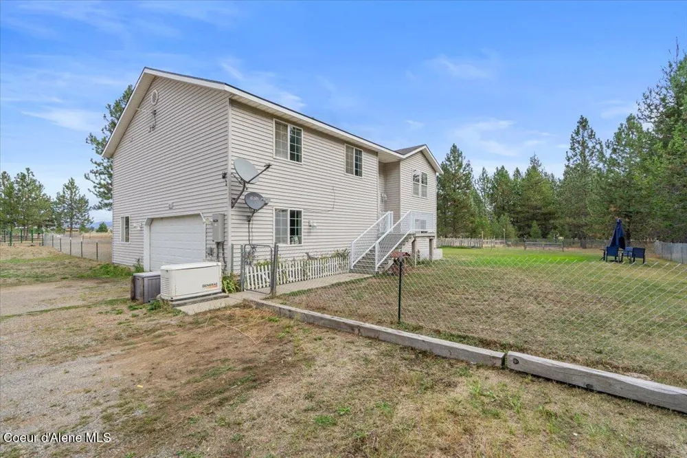 811 E Seasons Road Athol, ID 83801