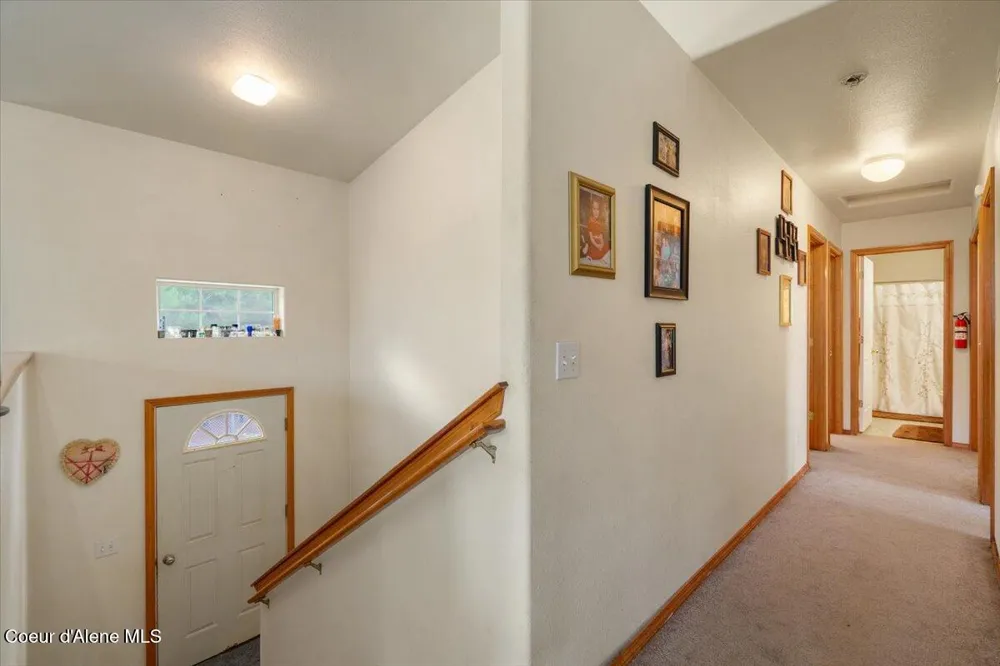 811 E Seasons Road Athol, ID 83801
