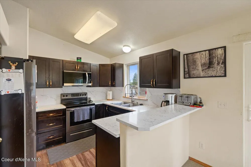 811 E Seasons Road Athol, ID 83801