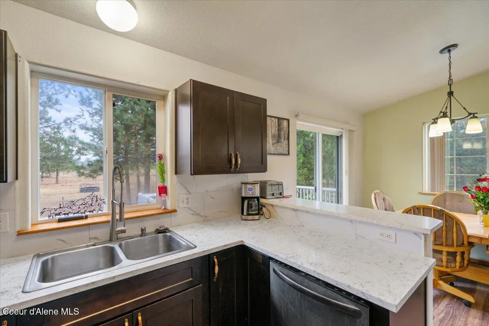 811 E Seasons Road Athol, ID 83801