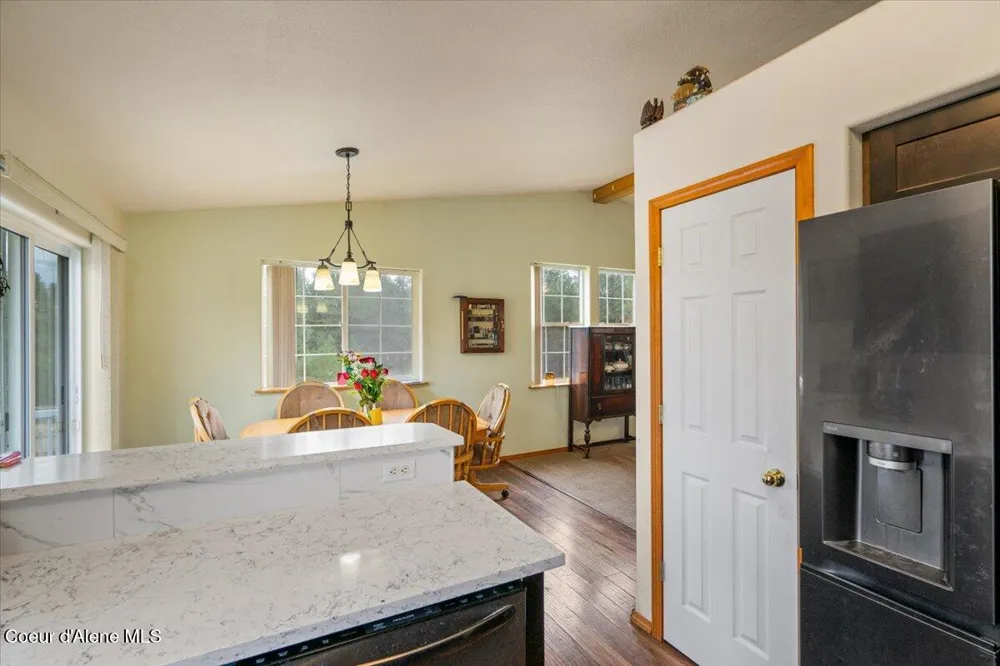 811 E Seasons Road Athol, ID 83801