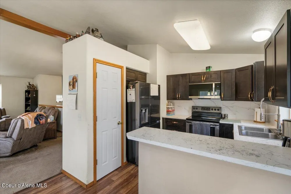 811 E Seasons Road Athol, ID 83801