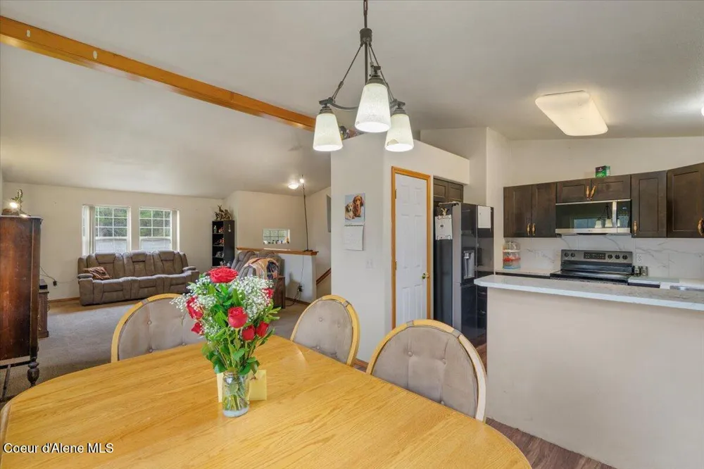 811 E Seasons Road Athol, ID 83801