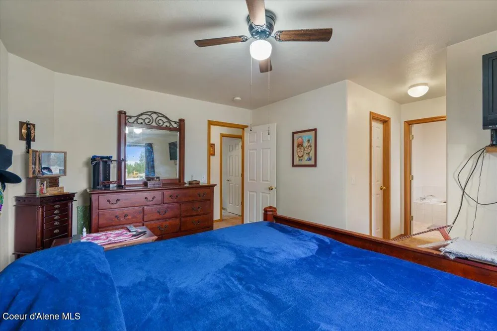 811 E Seasons Road Athol, ID 83801