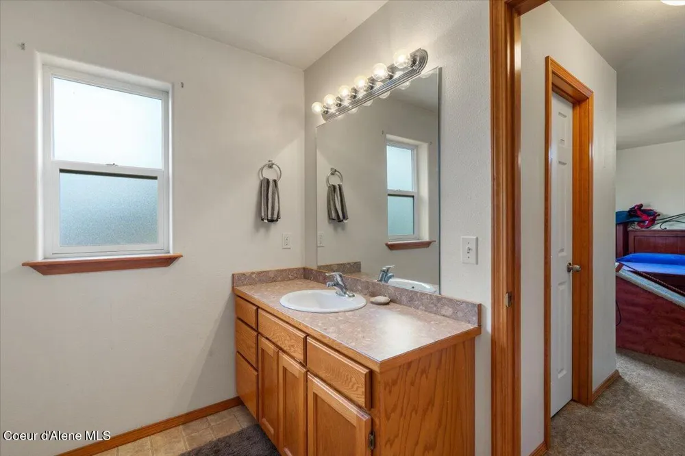 811 E Seasons Road Athol, ID 83801
