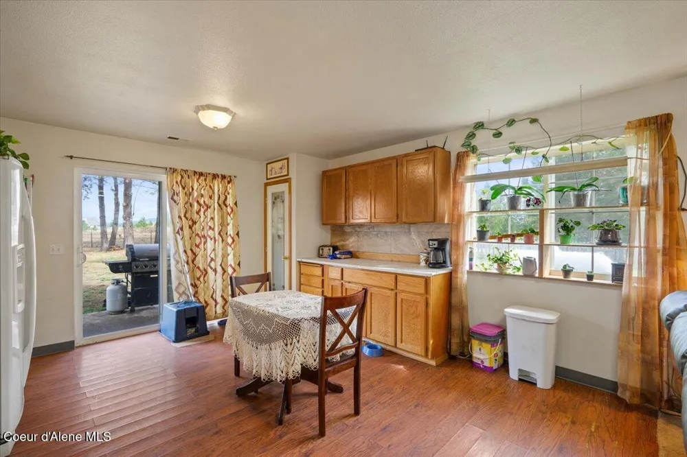 811 E Seasons Road Athol, ID 83801
