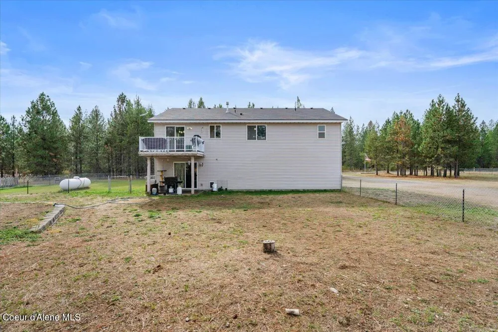 811 E Seasons Road Athol, ID 83801