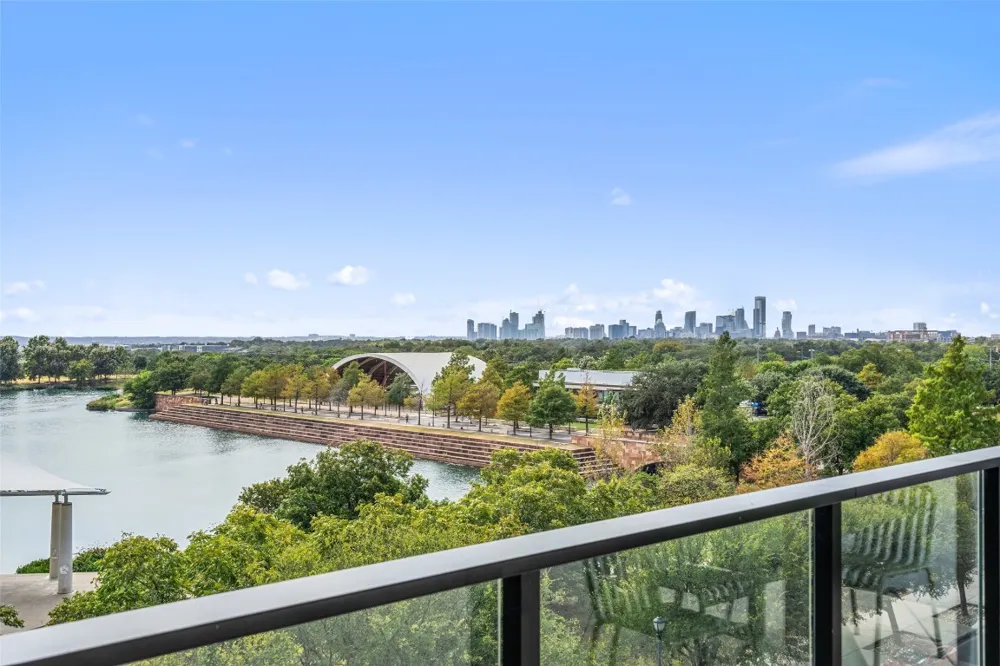 1701 Simond Avenue #206 Austin, TX 78723
