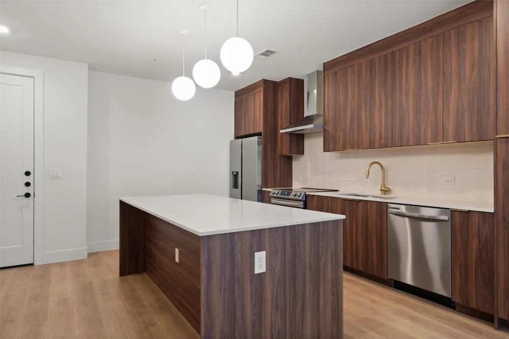 1701 Simond Avenue #206 Austin, TX 78723