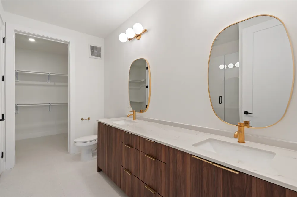 1701 Simond Avenue #206 Austin, TX 78723