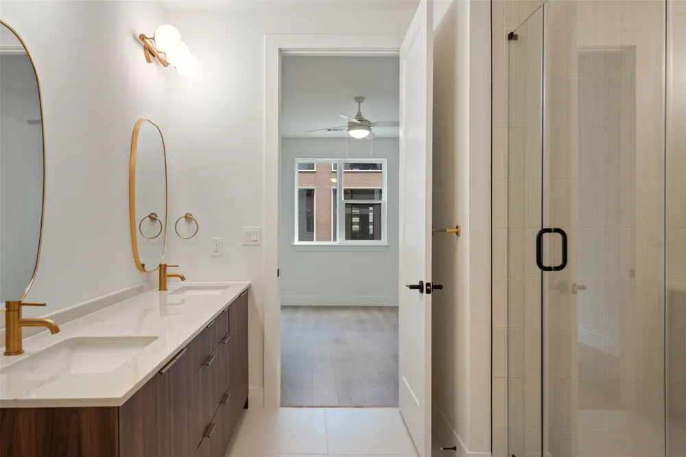1701 Simond Avenue #206 Austin, TX 78723