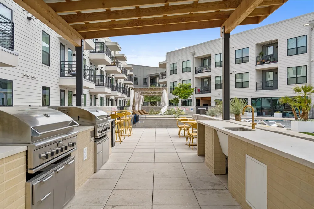 1701 Simond Avenue #206 Austin, TX 78723