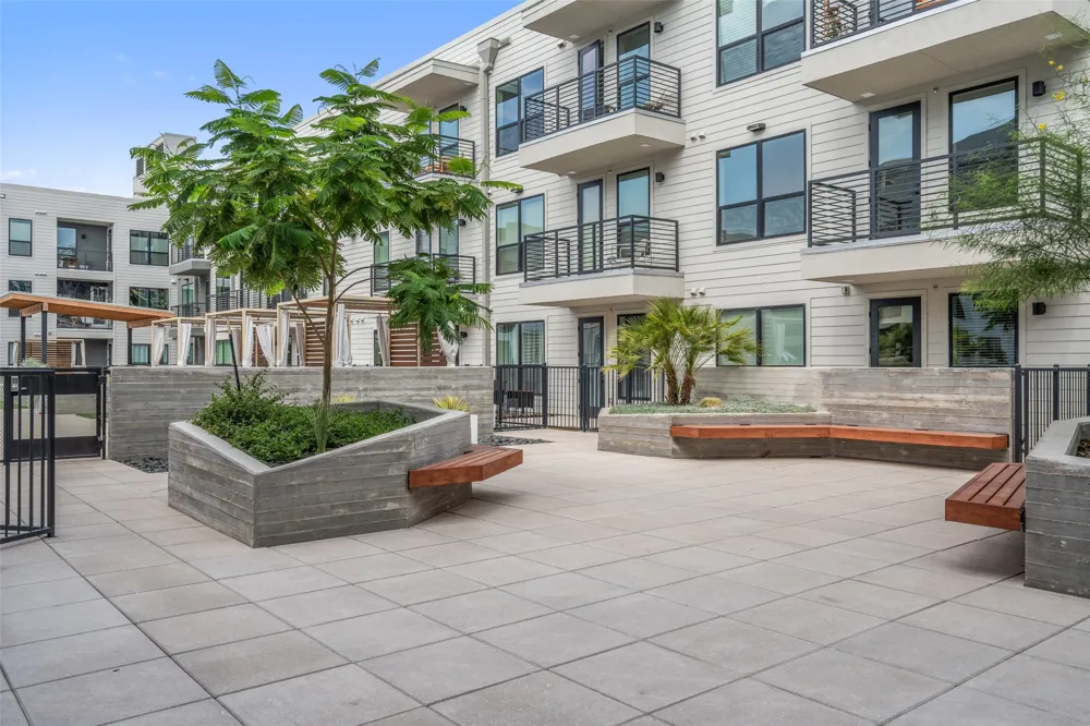 1701 Simond Avenue #206 Austin, TX 78723