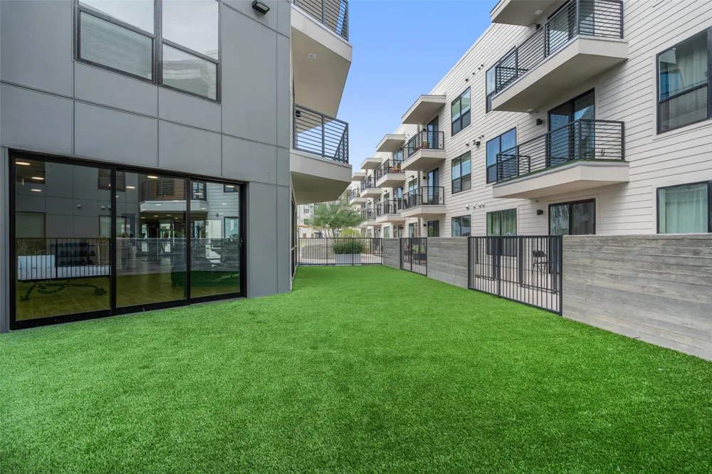 1701 Simond Avenue #206 Austin, TX 78723