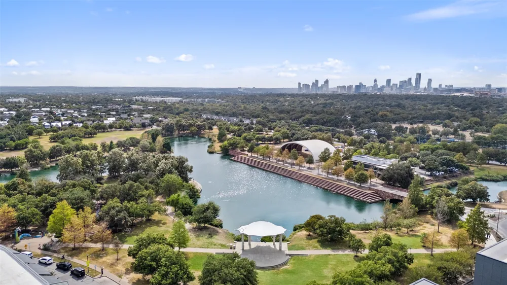 1701 Simond Avenue #206 Austin, TX 78723