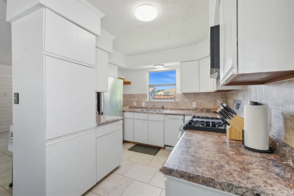 439 Pompano Street Bayou Vista, TX 77563
