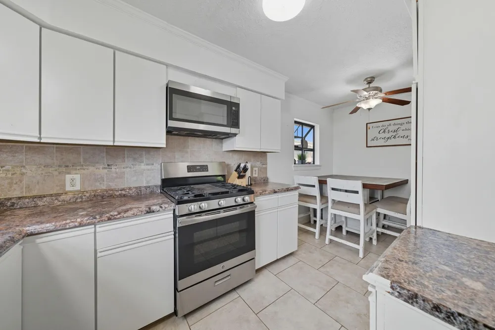 439 Pompano Street Bayou Vista, TX 77563
