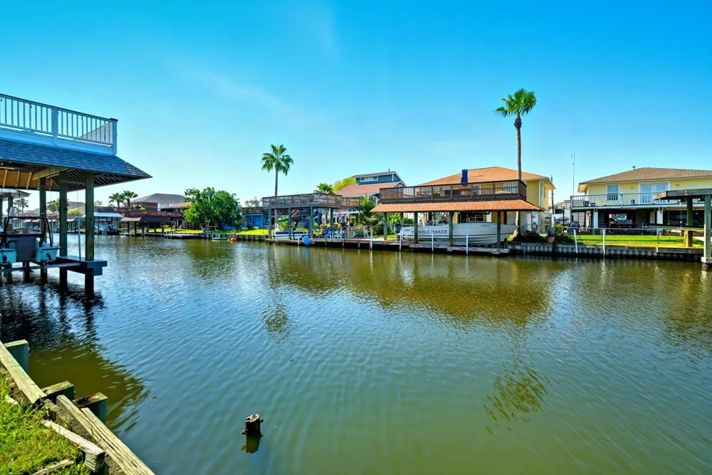 439 Pompano Street Bayou Vista, TX 77563