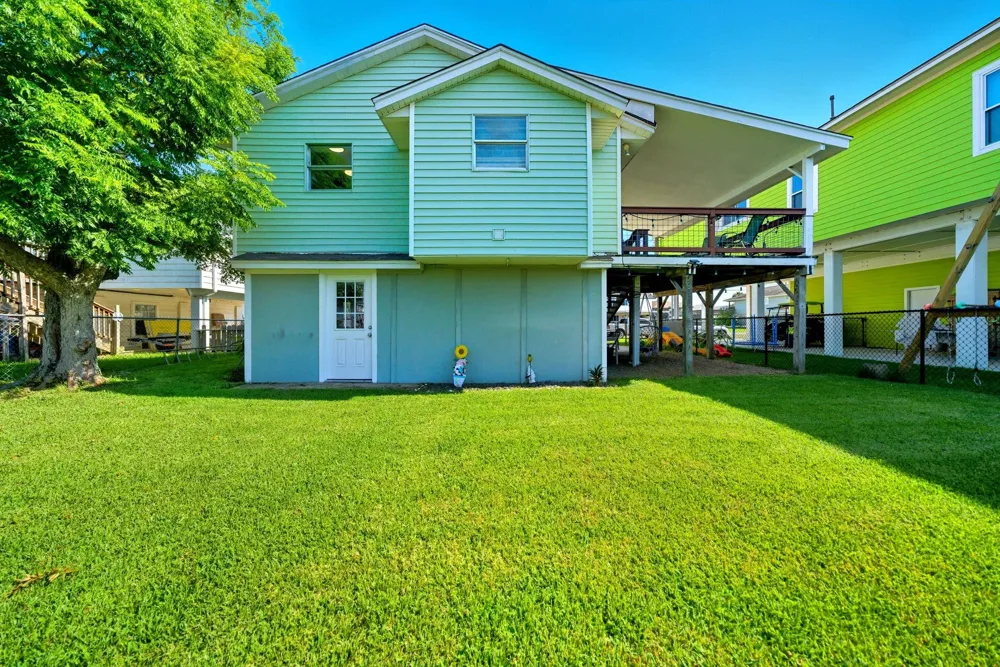 439 Pompano Street Bayou Vista, TX 77563