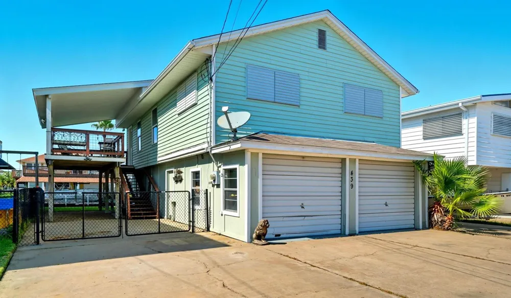 439 Pompano Street Bayou Vista, TX 77563