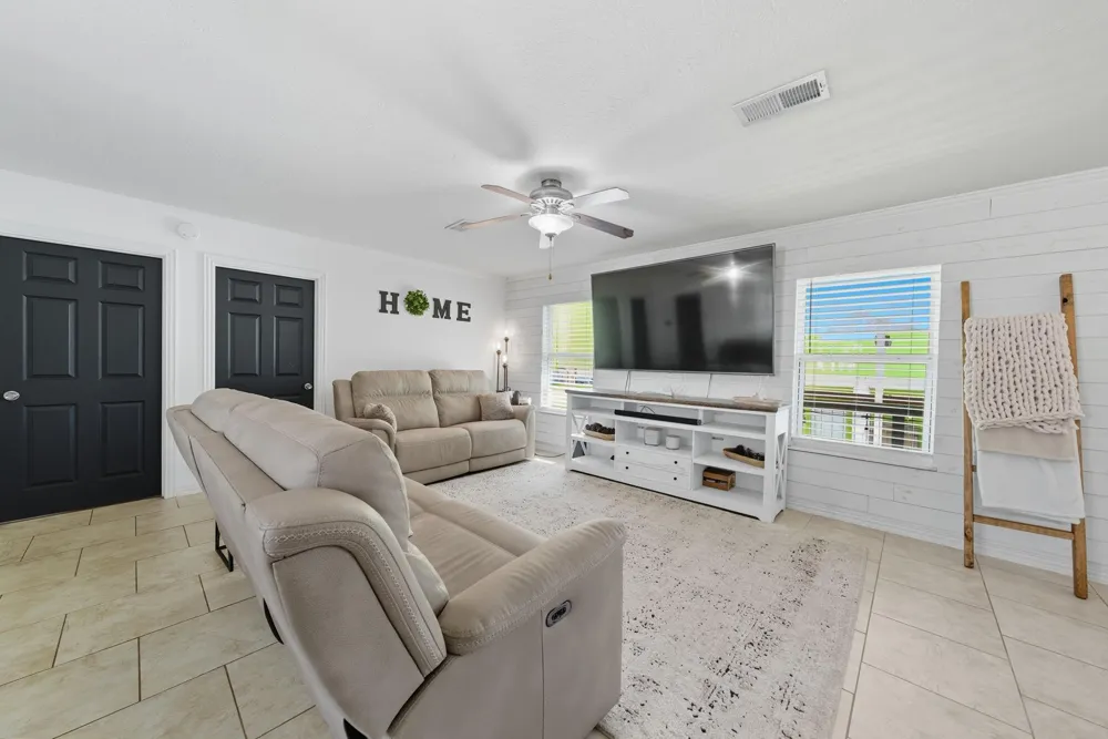 439 Pompano Street Bayou Vista, TX 77563