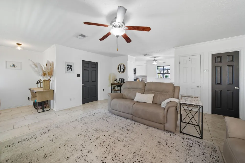 439 Pompano Street Bayou Vista, TX 77563