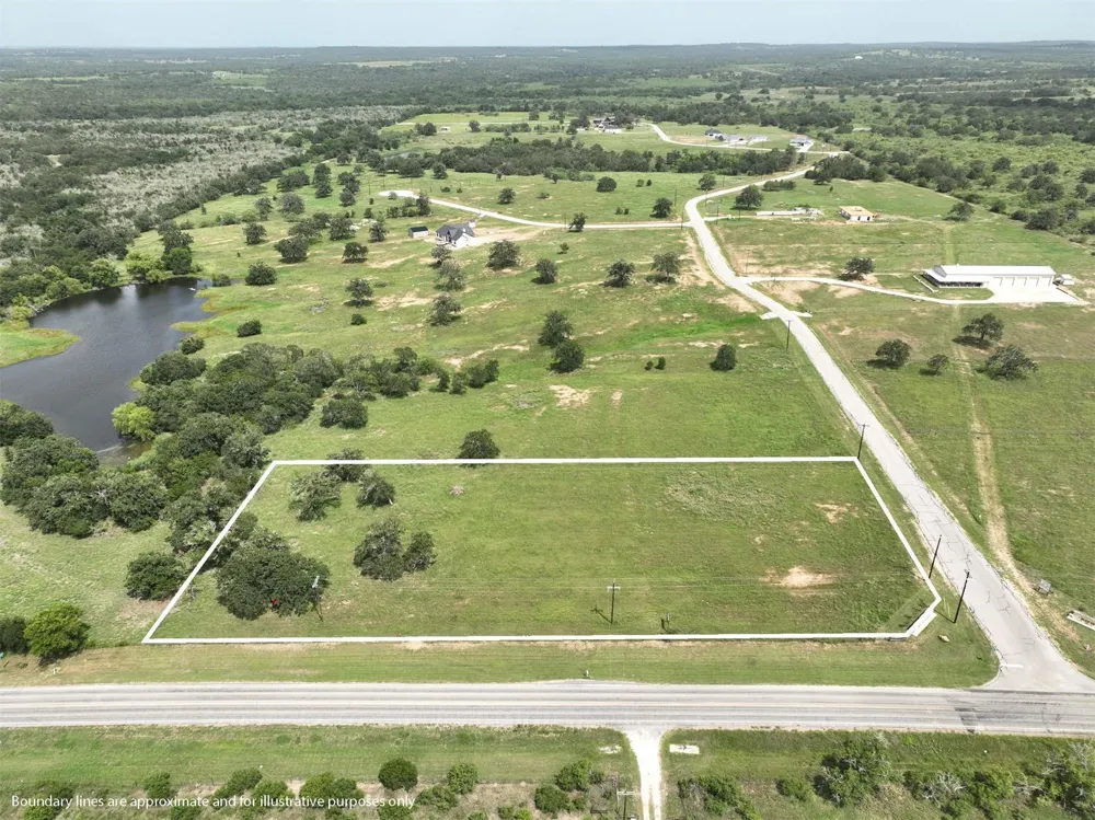 106 Sunny Day Dr Red Rock, TX 78662