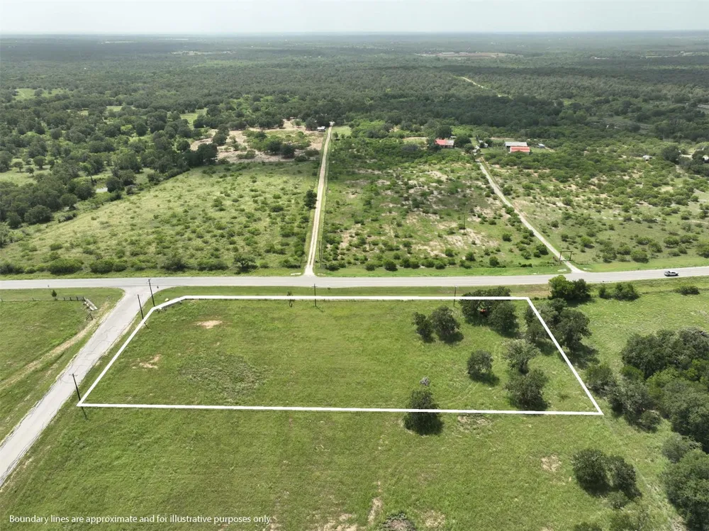 106 Sunny Day Dr Red Rock, TX 78662