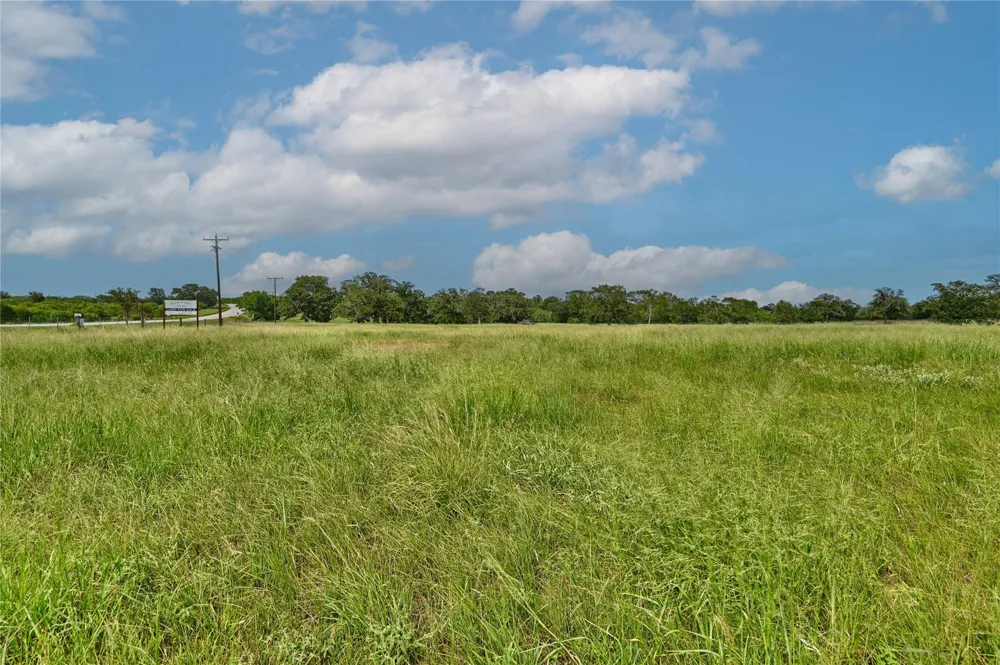 106 Sunny Day Dr Red Rock, TX 78662