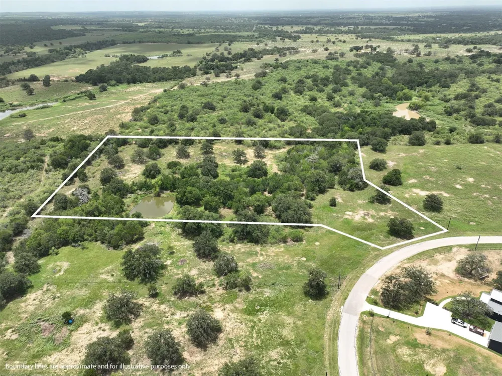 159 Starlight Path Red Rock, TX 78662
