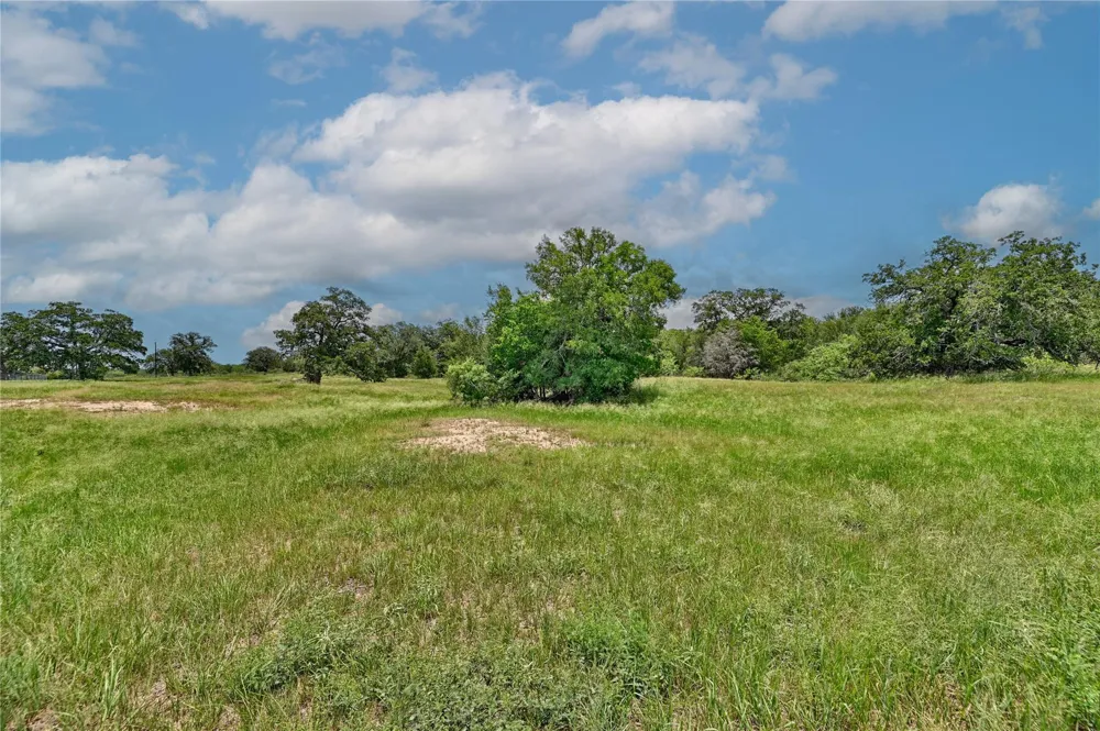 159 Starlight Path Red Rock, TX 78662