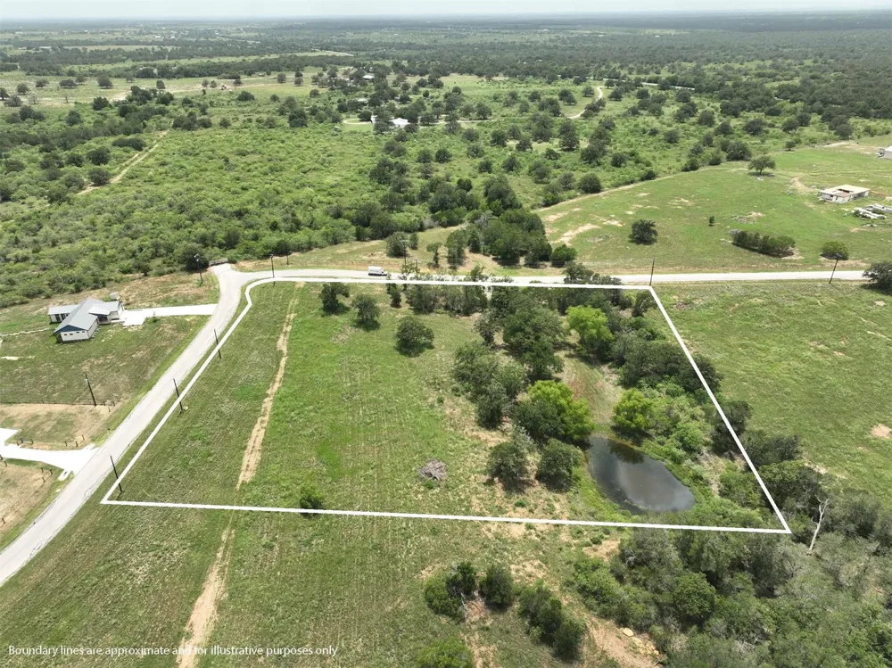 180 Sunny Day Dr Red Rock, TX 78662