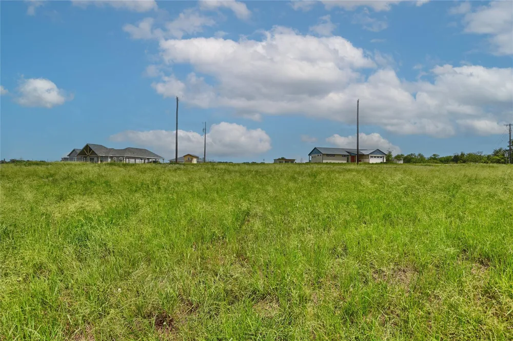 180 Sunny Day Dr Red Rock, TX 78662