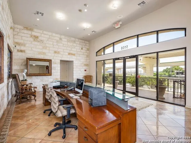5150 Loop 1604 San Antonio, TX 78249