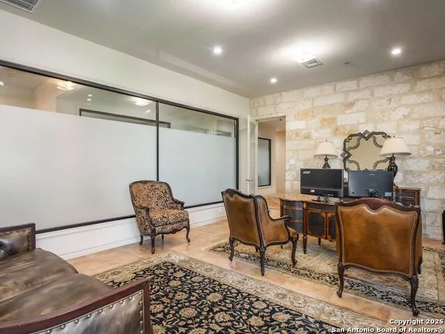 5150 Loop 1604 San Antonio, TX 78249