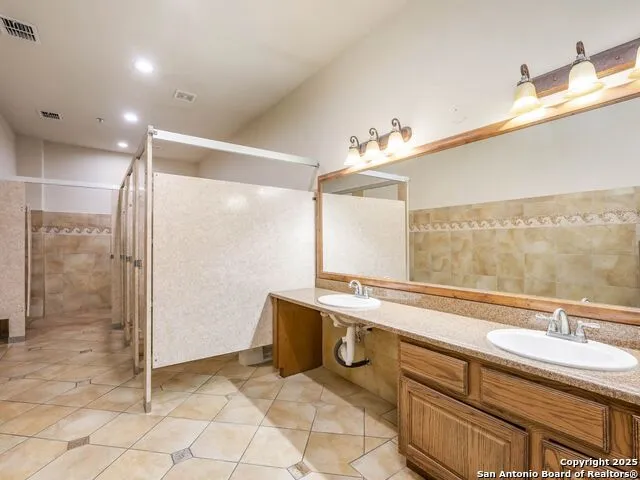 5150 Loop 1604 San Antonio, TX 78249