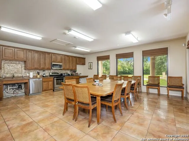 5150 Loop 1604 San Antonio, TX 78249
