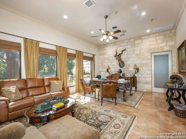 5150 Loop 1604 San Antonio, TX 78249